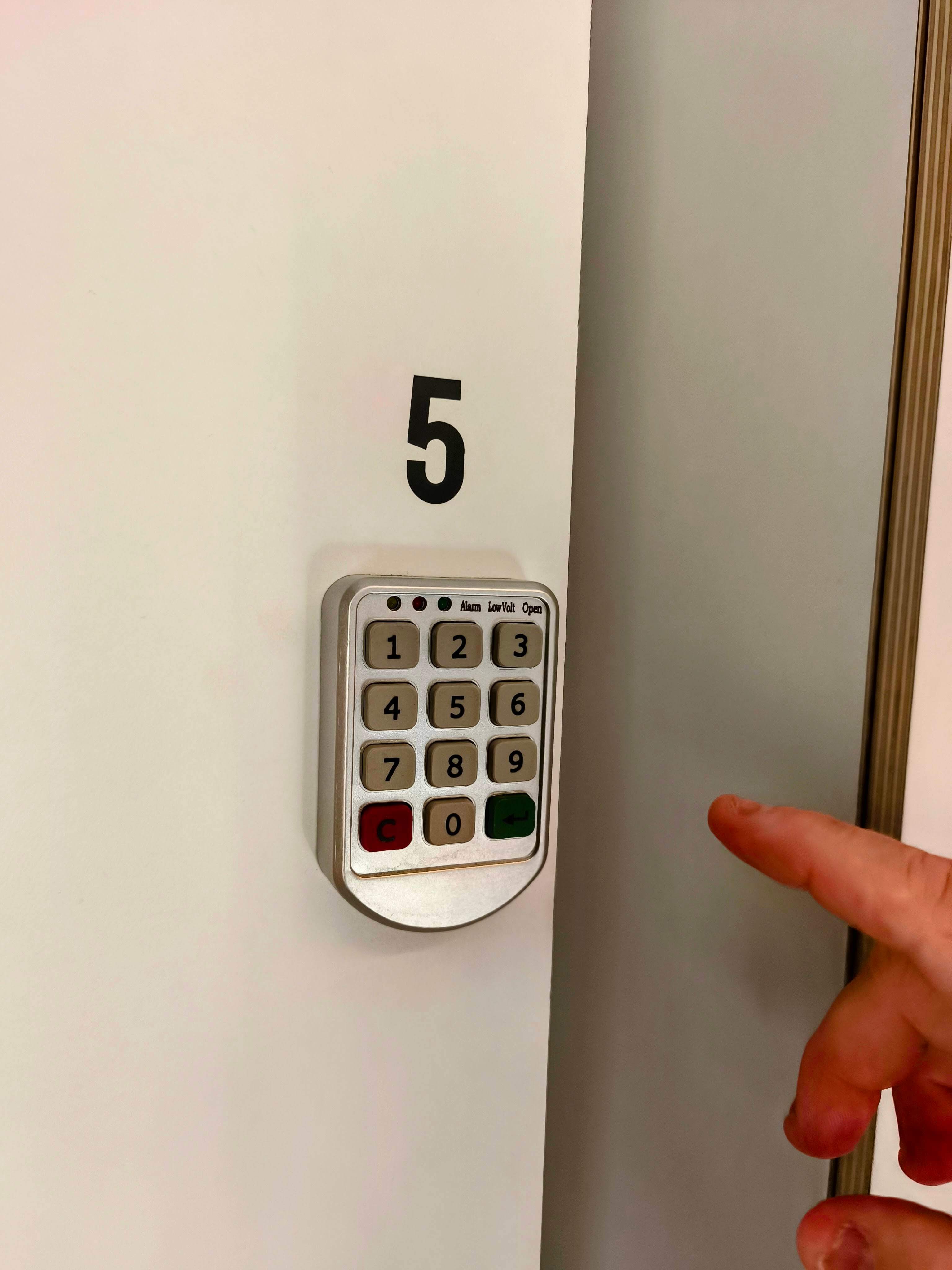 Personal storage lockers in female dormitory Barcelona